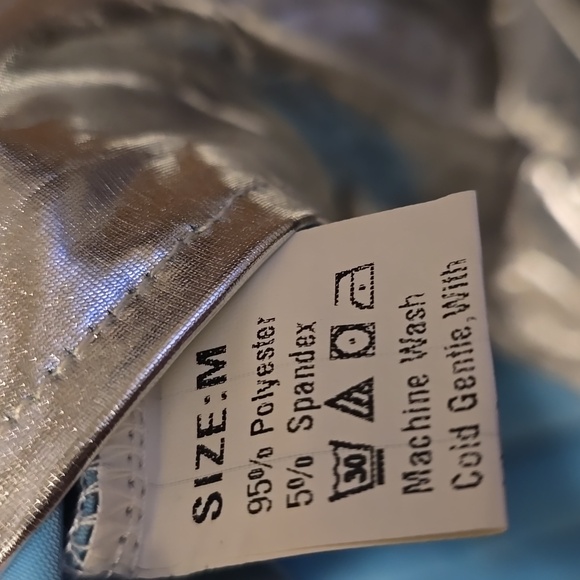 Silver puffy mini skirt size medium - Picture 3 of 6